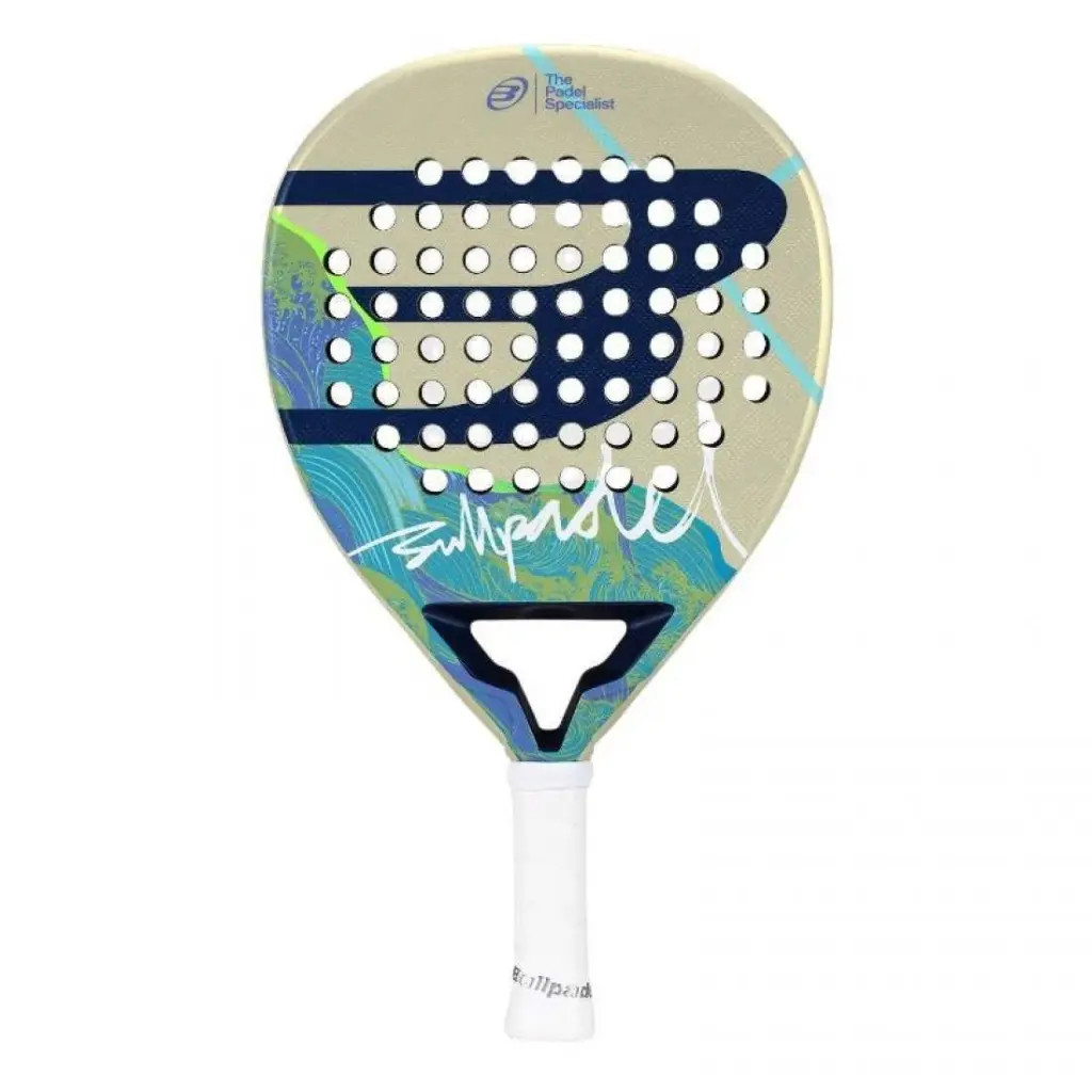 pala-bullpadel-ionic-light-2026-es-1-1100x1100.webp
