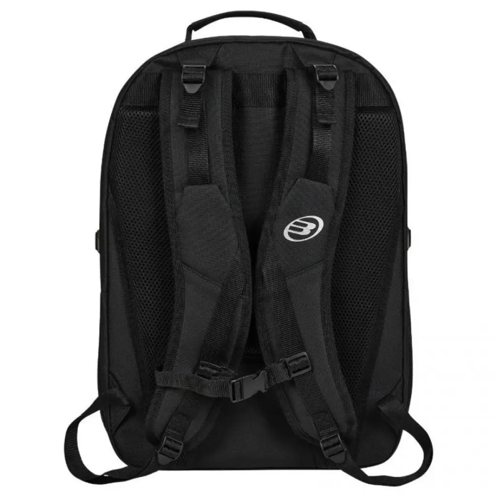 mochila-bullpadel-bpm26003-tech-negro-es-1-1100x1100.webp