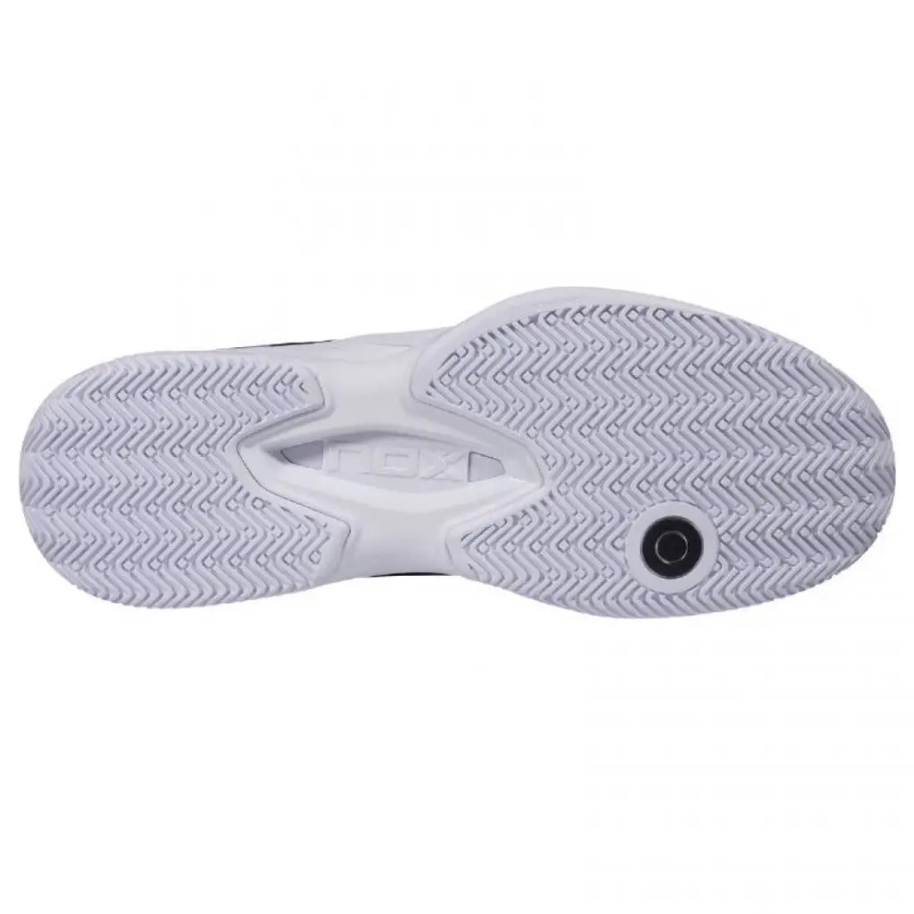 zapatillas-nox-at10-pro-negro-blanco-1-es-1-1100x1100.webp